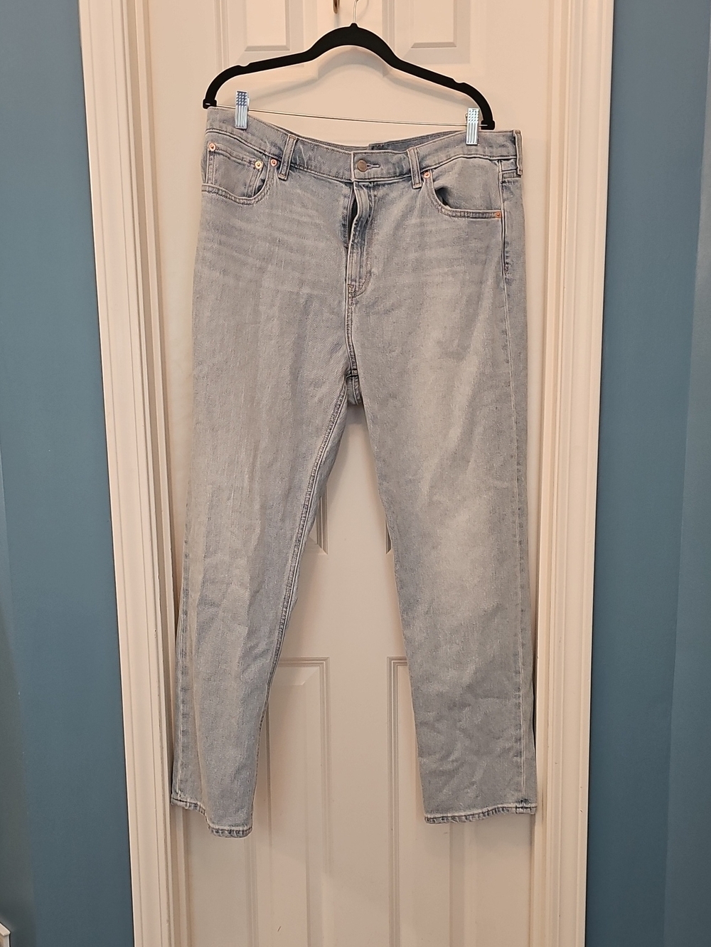GAP Light Blue Women’s Straight Leg Jeans